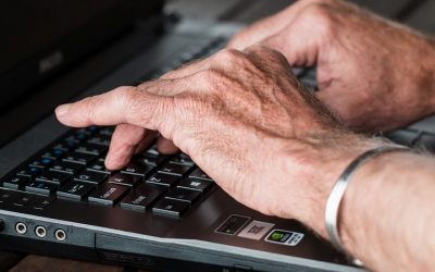 Les seniors et Internet : intérêts, avantages, risques et dangers